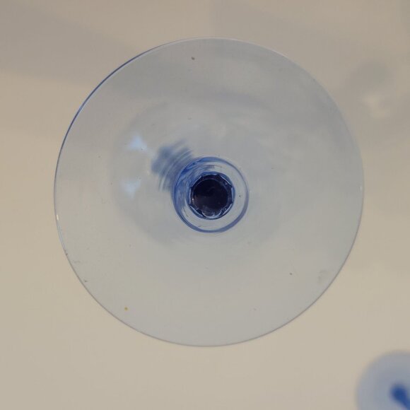 Set Of 4 Elegant Cobalt Blue Twisted Stem Wine Glasses - Picture 5 of 5